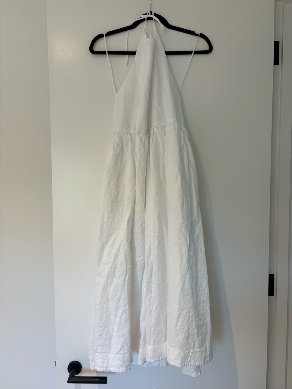 Aritzia/Wilfred White Halter Linen Midi Dress
